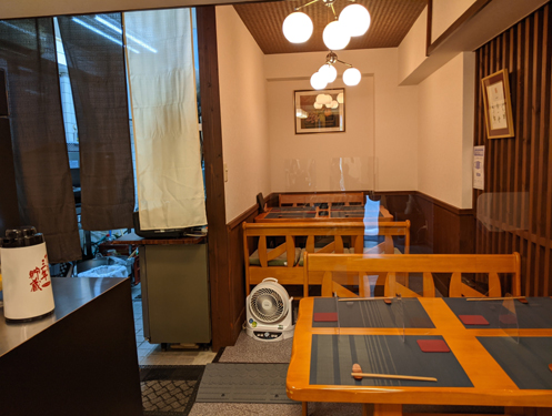 一品料理 わくらのテーブル席